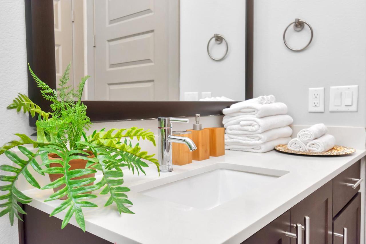 יוסטון Downtown Hou 1Br Rental Car Available!! Pool Wifi מראה חיצוני תמונה